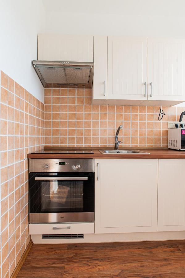 Private Room 1 Km From Center With Kitchen Μπρατισλάβα Εξωτερικό φωτογραφία
